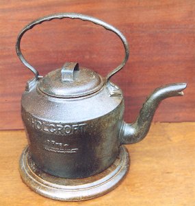 T. Holcroft and Sons Late 19th Century English Cast Iron Kettle